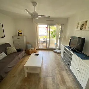  Appartement Studio à 50 m de la plage aperçue mer