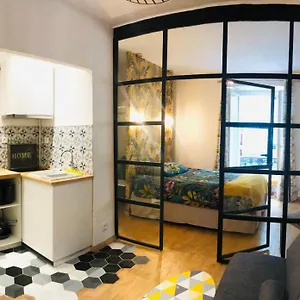  Appartement Pied De Montmartre France
