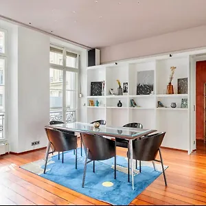  Appartement Chic Parisian Flat France